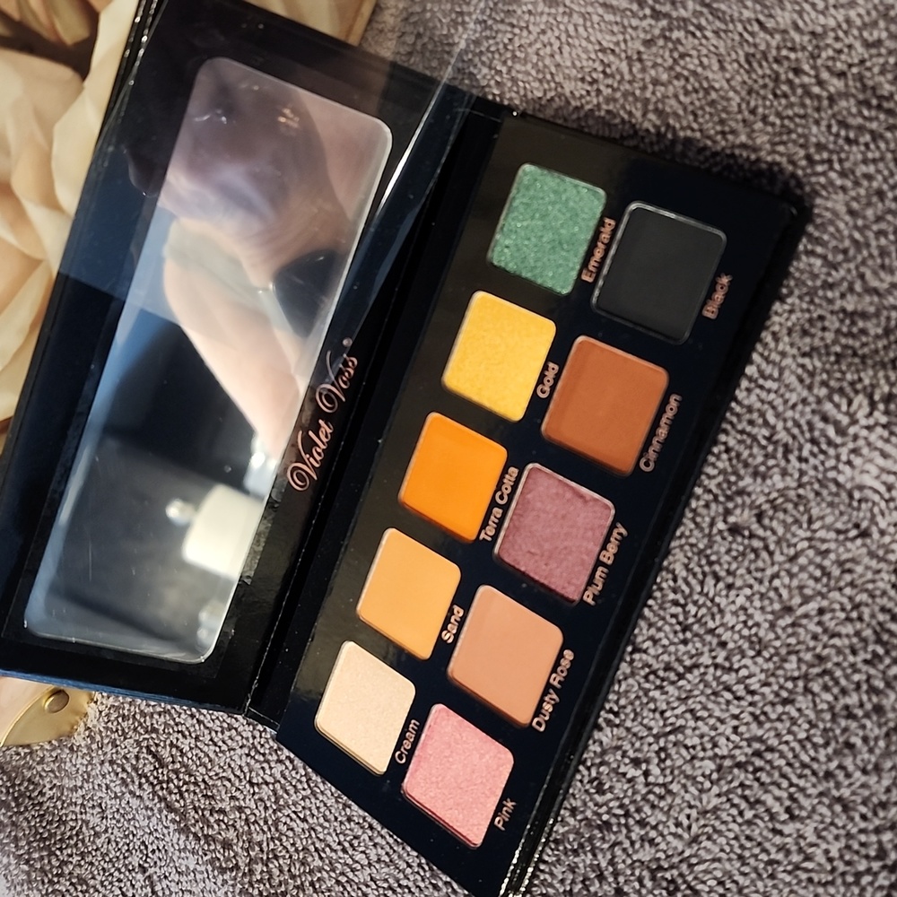 Violet Voss Essentials PRO Series Eye Shadow Palette